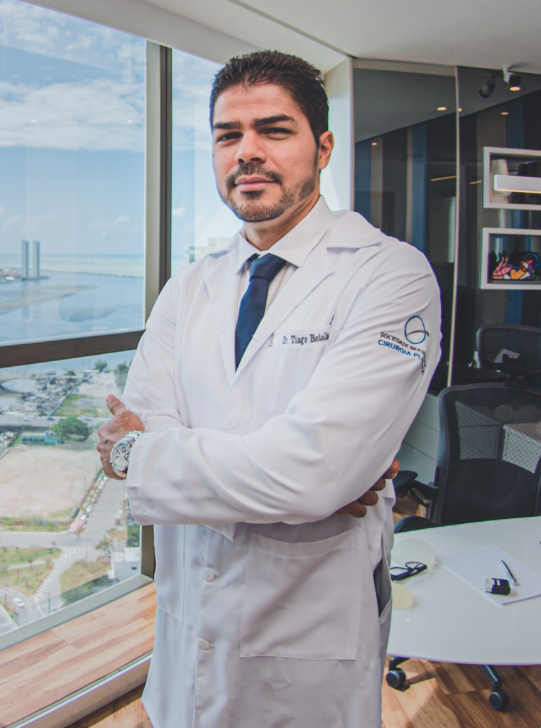 Dr. Tiago Botelho - Cirurgião plástico em Recife